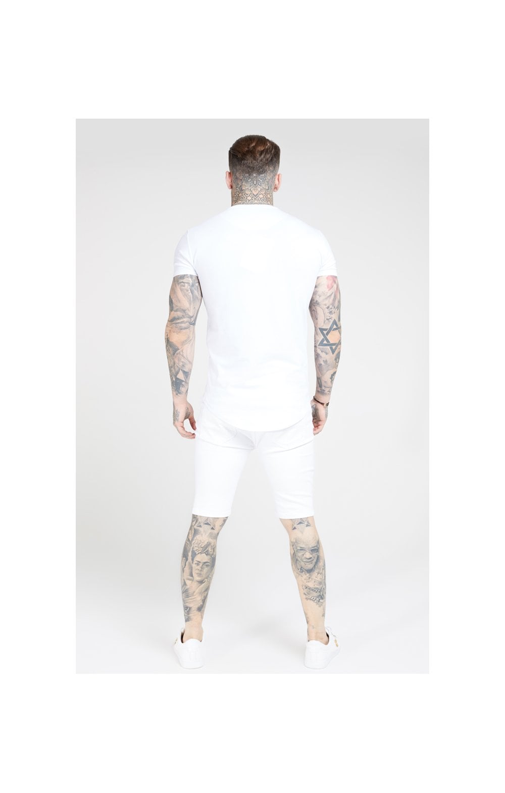 Load image into Gallery viewer, White Skinny Distressed Short (4)
