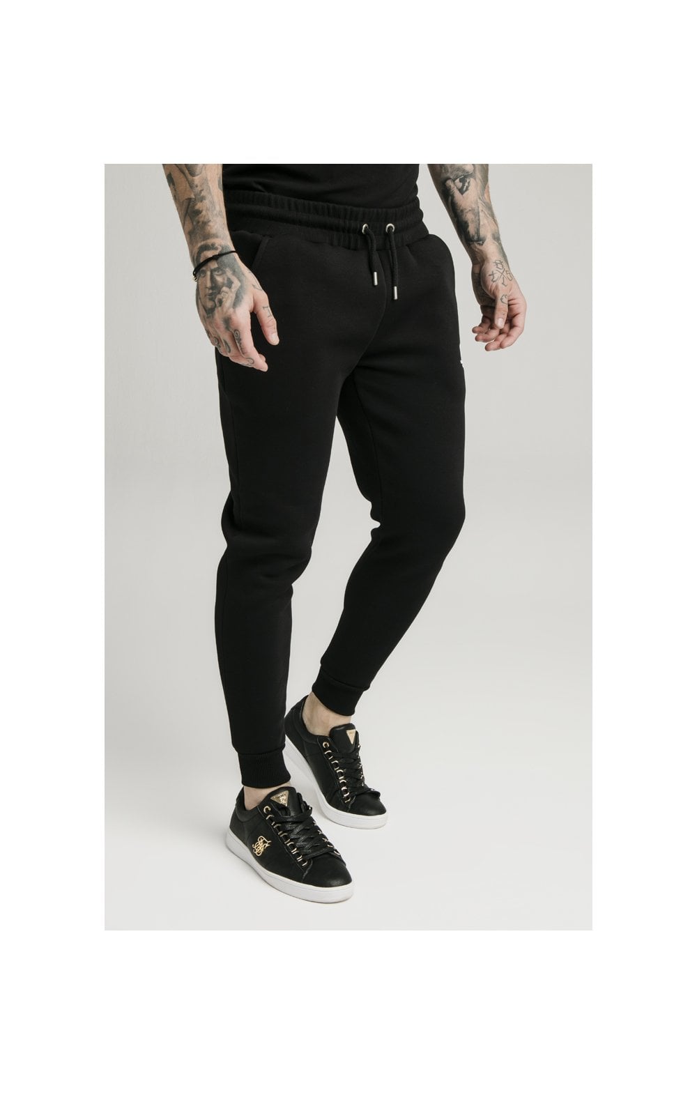 Load image into Gallery viewer, Black Muscle Fit Jogger (2)