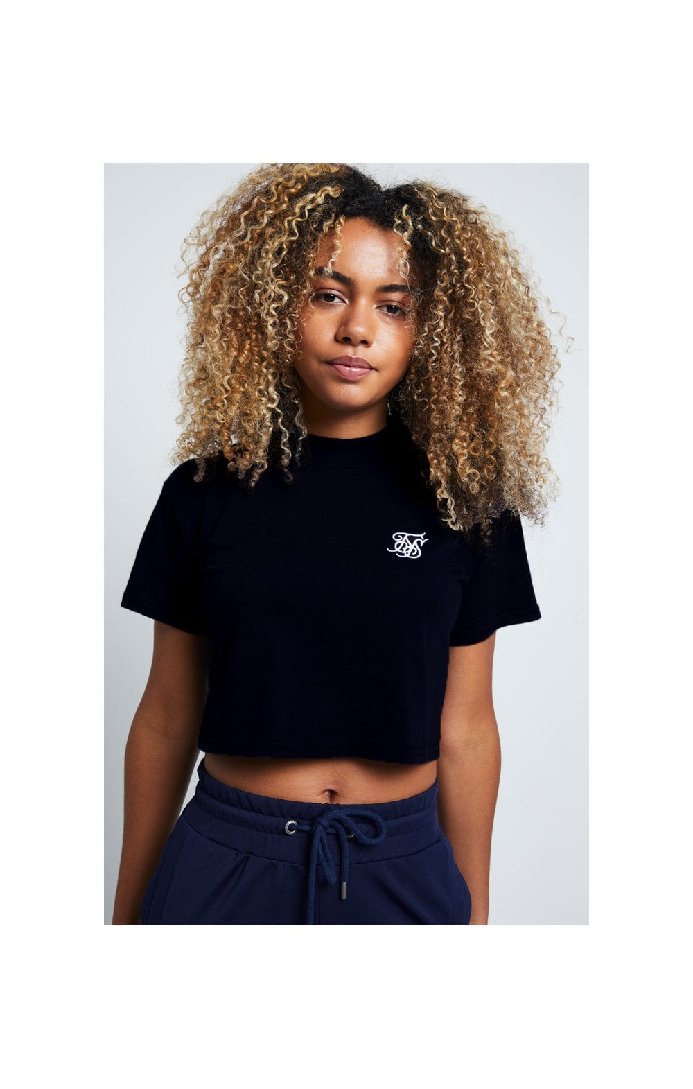 Load image into Gallery viewer, Black Essential Retro Box Fit Crop T-Shirt