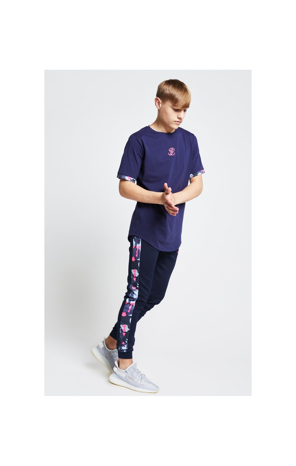 Load image into Gallery viewer, Illusive London Contrast Cuff Tee – Navy &amp; Neon Pink Camo (4)