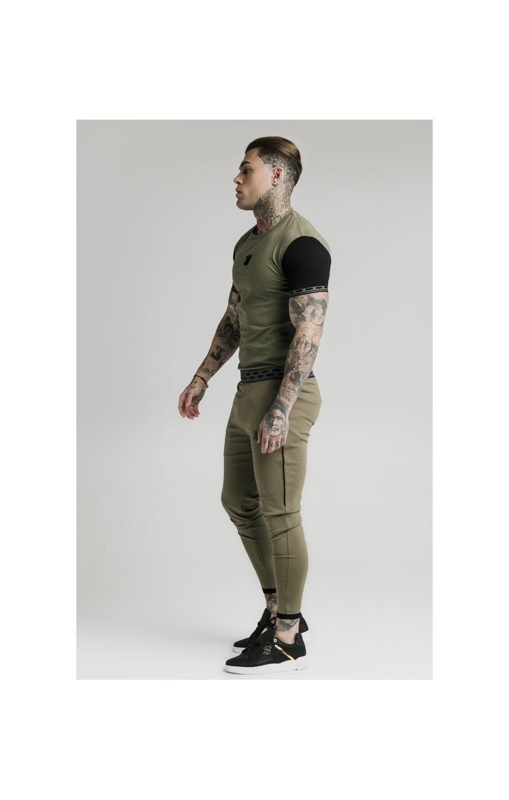 Load image into Gallery viewer, SikSilk S/S Scope Gym Tee – Khaki &amp; Black (4)
