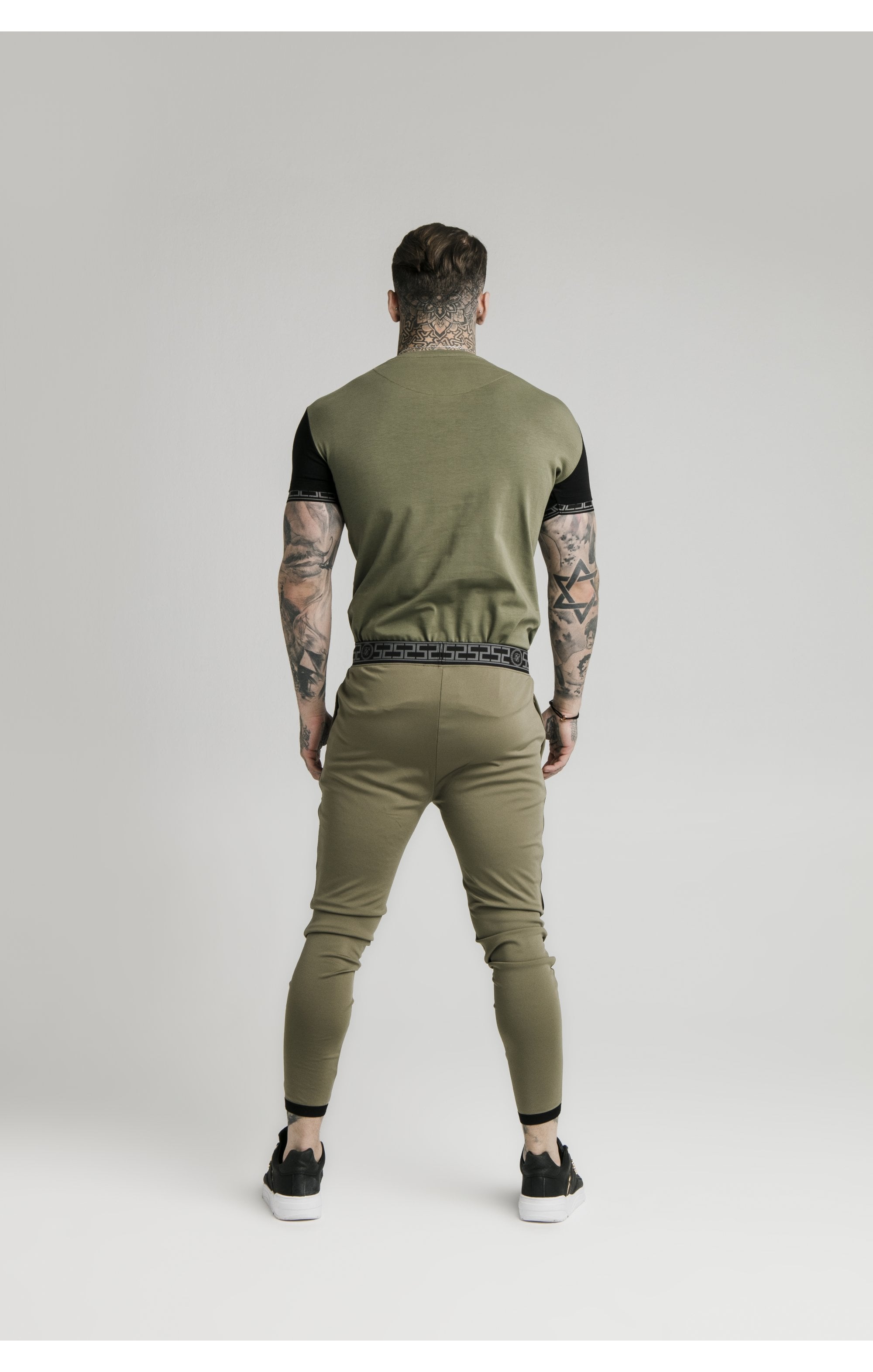 Load image into Gallery viewer, SikSilk S/S Scope Gym Tee – Khaki &amp; Black (5)