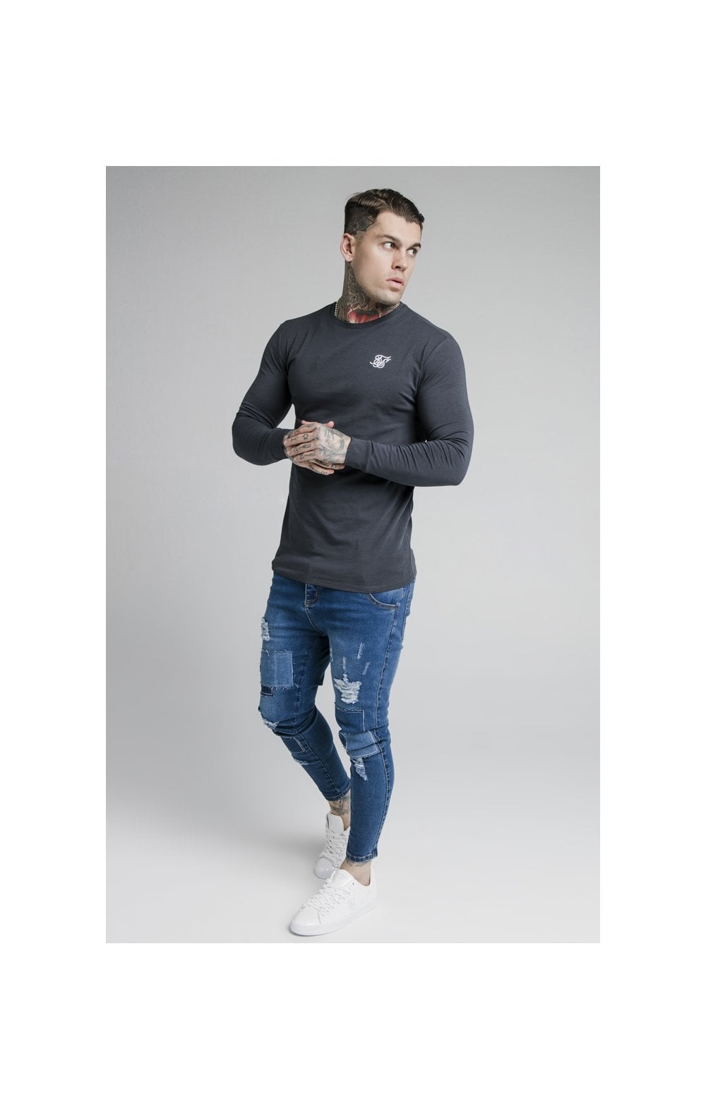 Load image into Gallery viewer, Navy Essential Long Sleeve Muscle Fit T-Shirt (3)