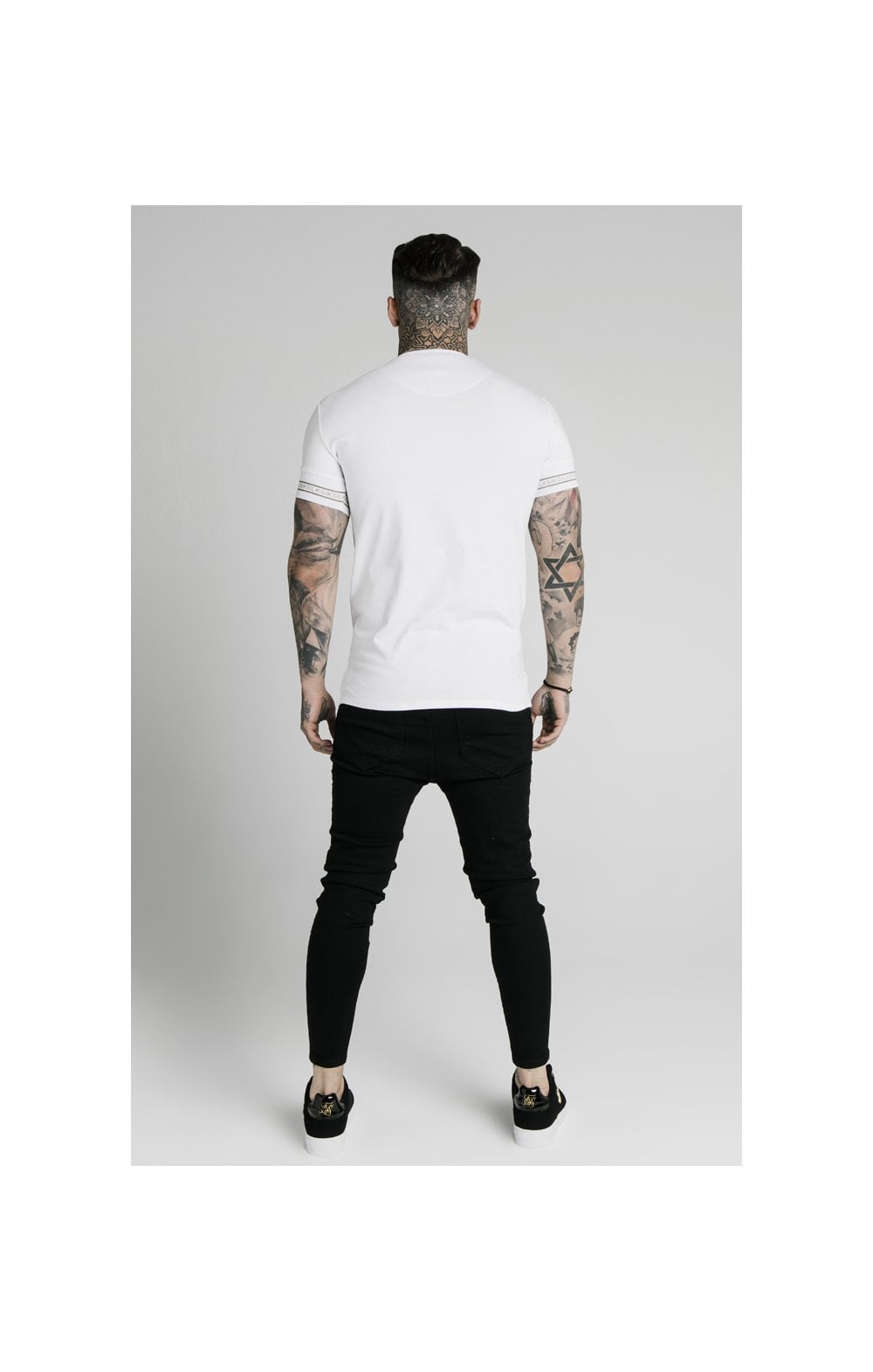 Load image into Gallery viewer, SikSilk Element Straight Hem Gym Tee – White &amp; Gold (5)
