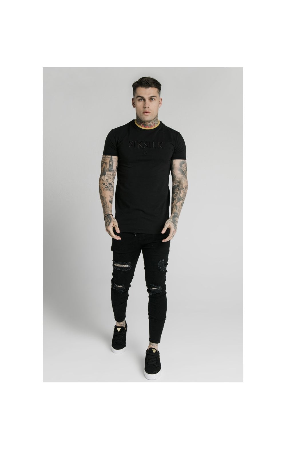 Load image into Gallery viewer, SikSilk Straight Hem Gym Tee – Black &amp; Gold (1)