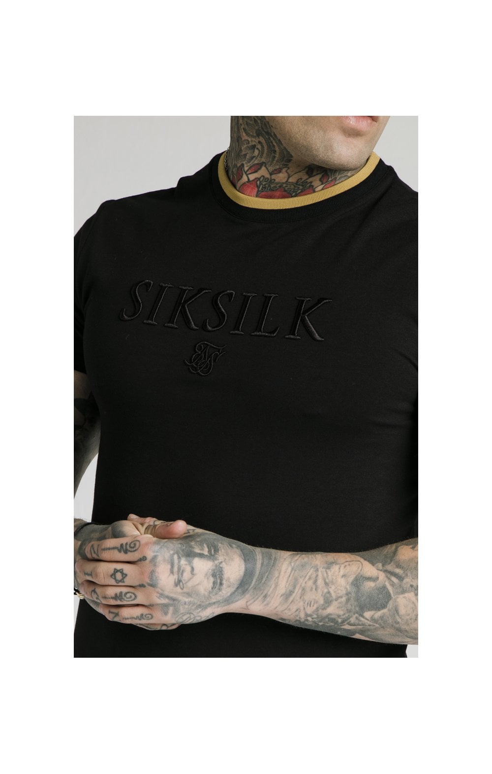 Load image into Gallery viewer, SikSilk Straight Hem Gym Tee – Black &amp; Gold (3)