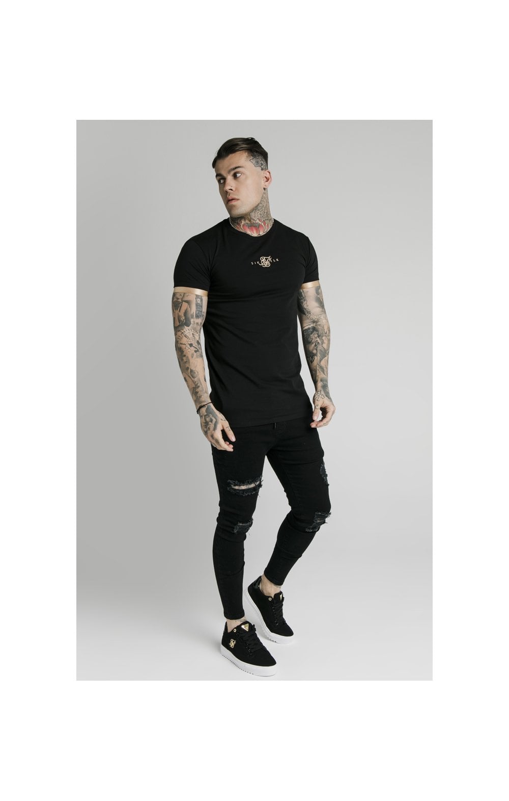 Load image into Gallery viewer, SikSilk S/S Inset Cuff Gym Tee – Black &amp; Gold (4)