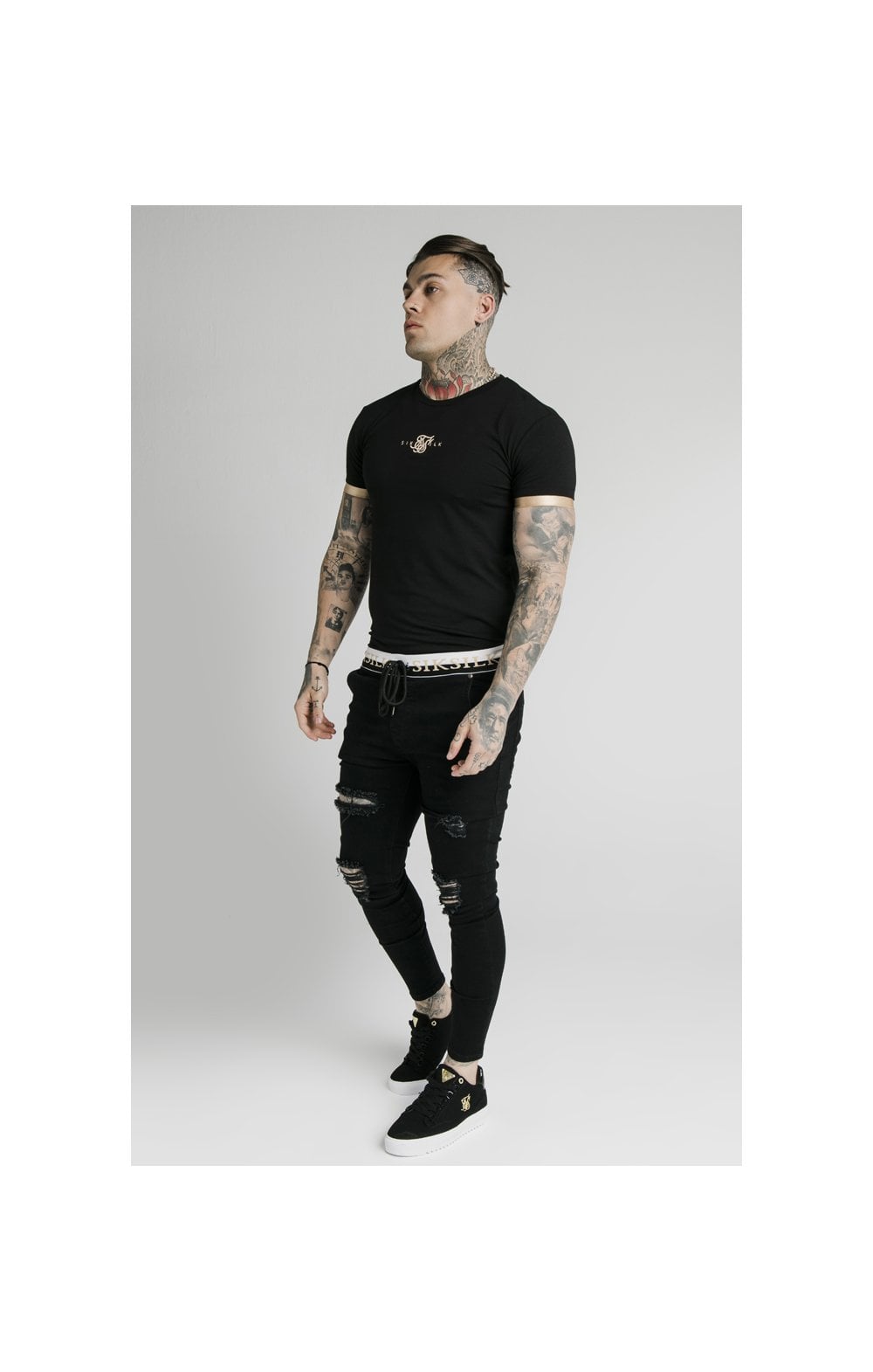 Load image into Gallery viewer, SikSilk S/S Inset Cuff Gym Tee – Black &amp; Gold (8)