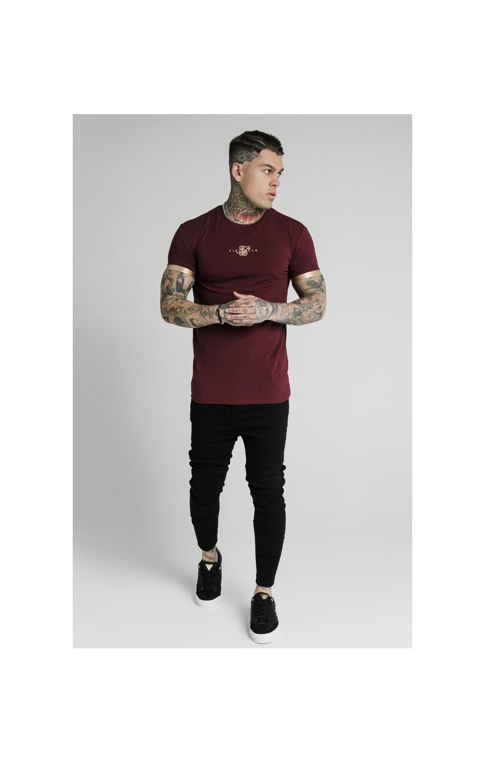 Load image into Gallery viewer, SikSilk S/S Inset Cuff Gym Tee – Burgundy &amp; Gold (4)