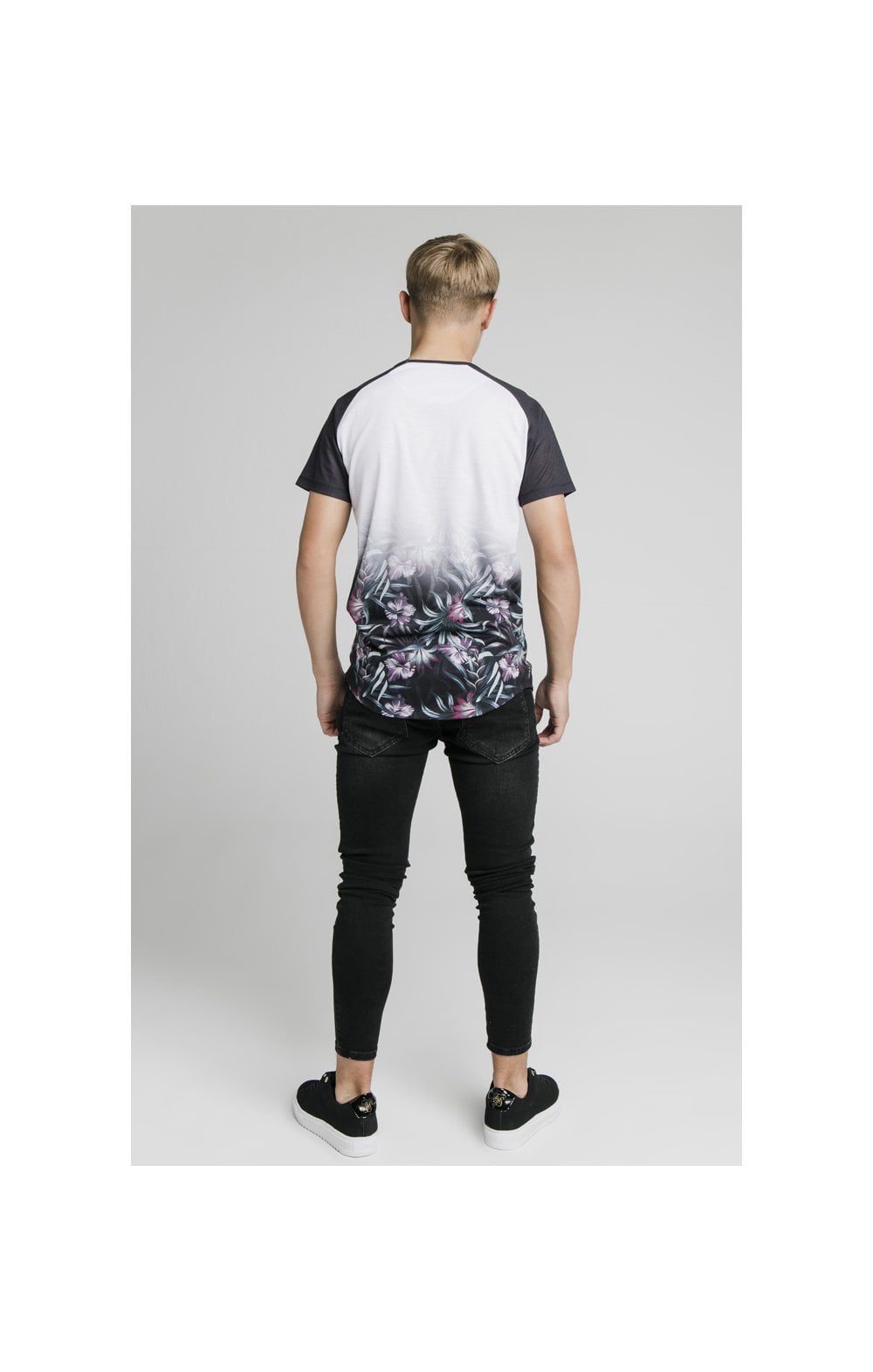 Load image into Gallery viewer, Illusive London Tropical Fade Tee - Navy &amp; White (5)