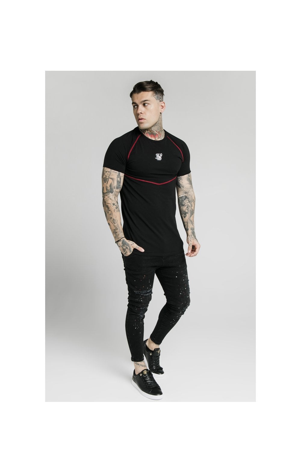 Load image into Gallery viewer, SikSilk Cover Stitch Raglan Gym Tee - Black &amp; Red (5)