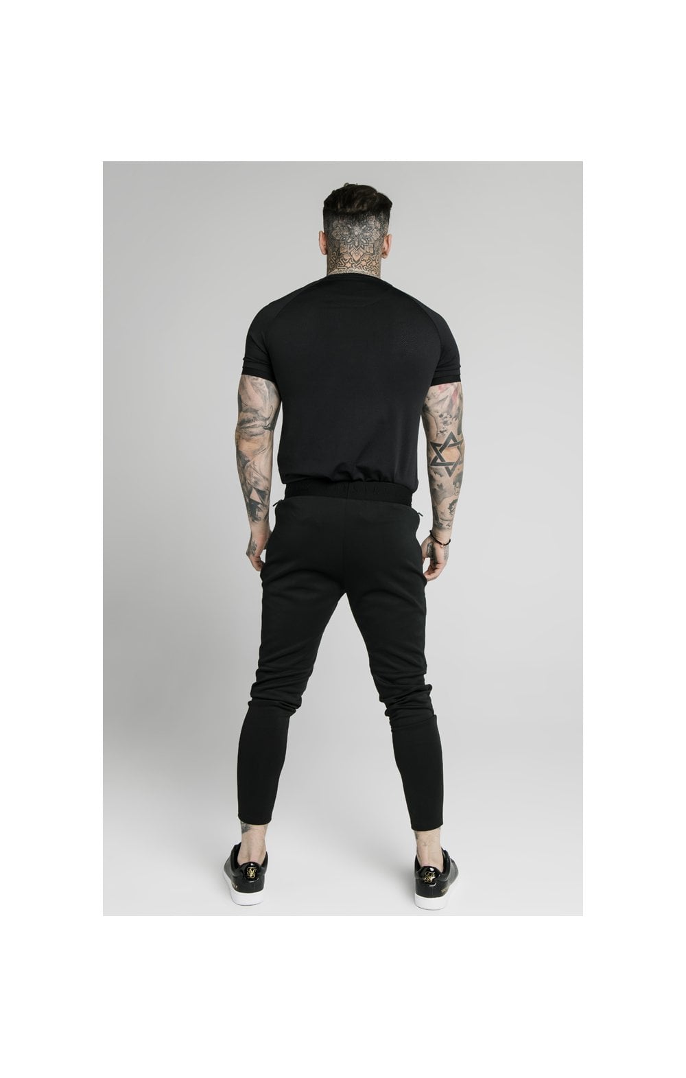 Load image into Gallery viewer, SikSilk Legacy Fade Tech Tee – Black &amp; Fluro White (3)