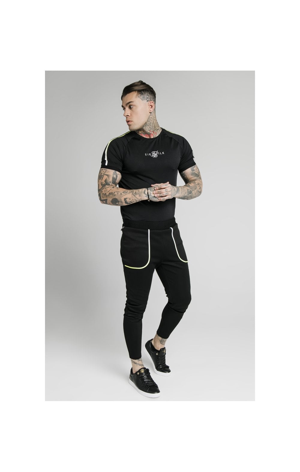 Load image into Gallery viewer, SikSilk Legacy Fade Tech Tee – Black &amp; Fluro White (5)