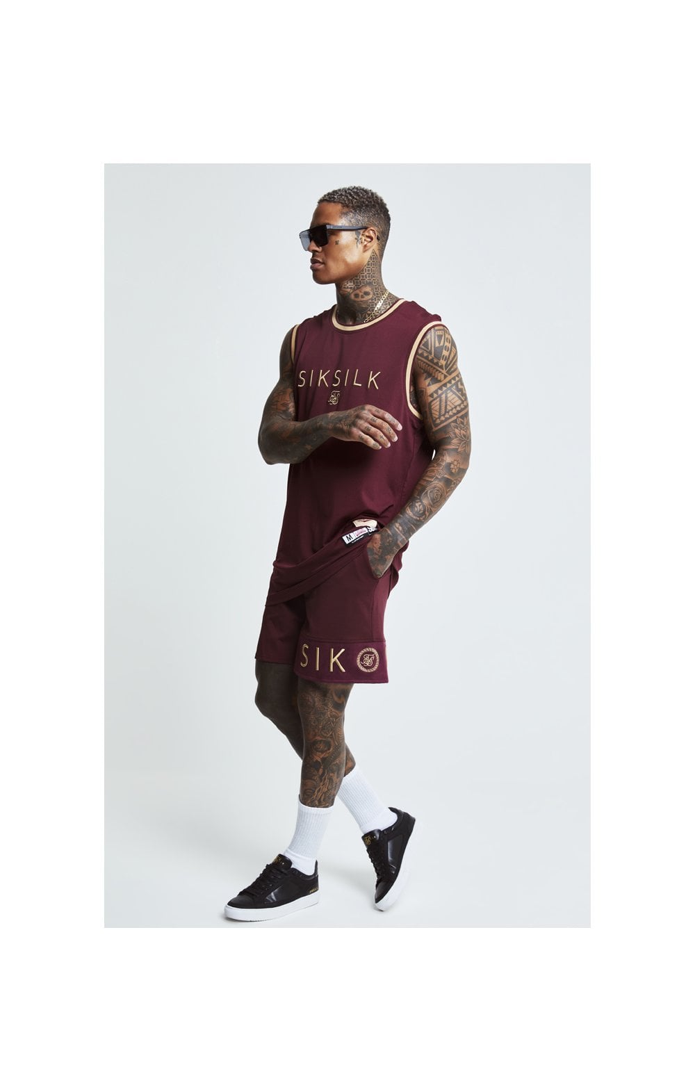 Load image into Gallery viewer, SikSilk Signature Eyelet Basketball Vest - Burgundy &amp; Gold (2)