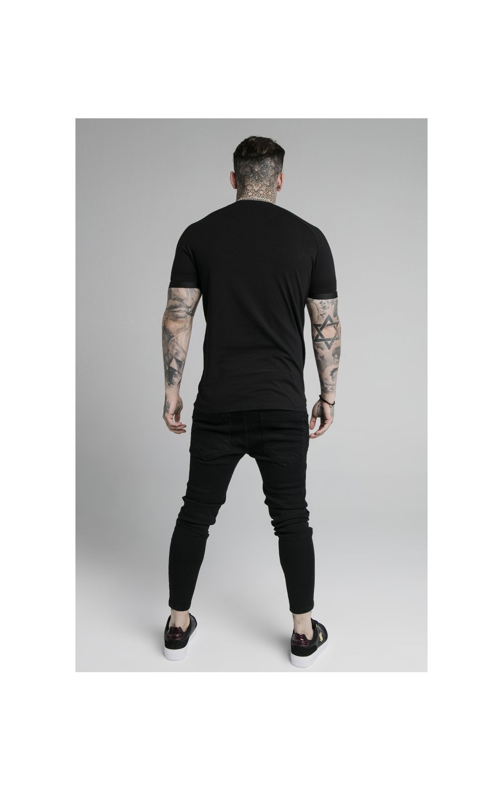 Load image into Gallery viewer, SikSilk Dual Cuff Tech Tee - Black &amp; Gold (5)