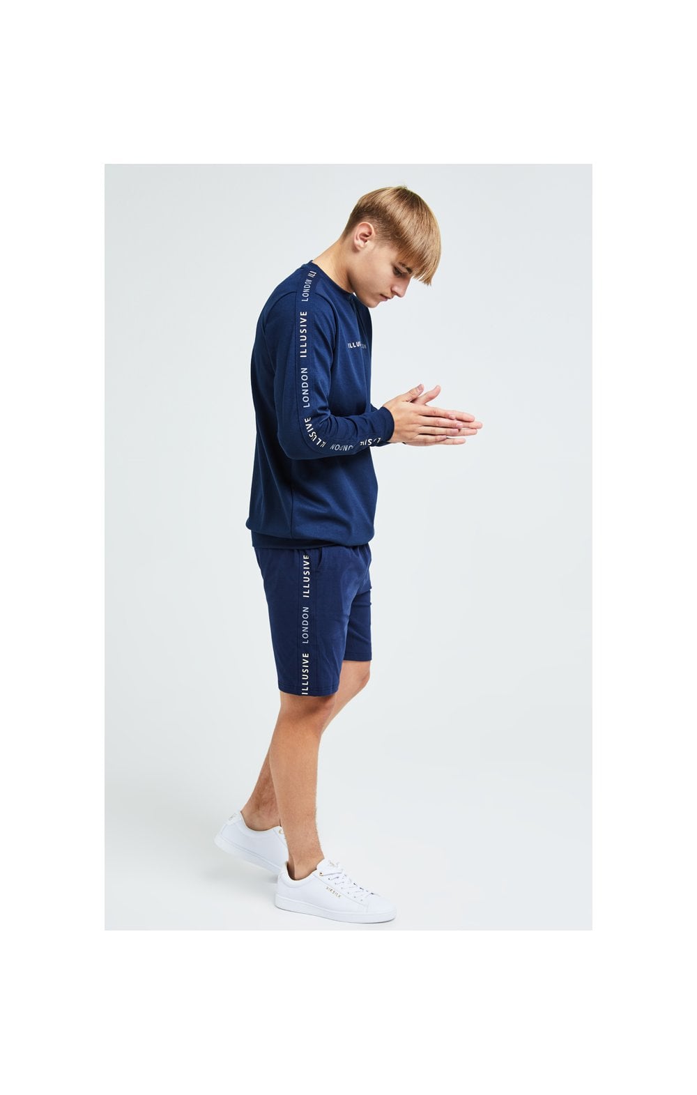 Load image into Gallery viewer, Illusive London Legacy Crew Sweater - Navy &amp; Cream (4)