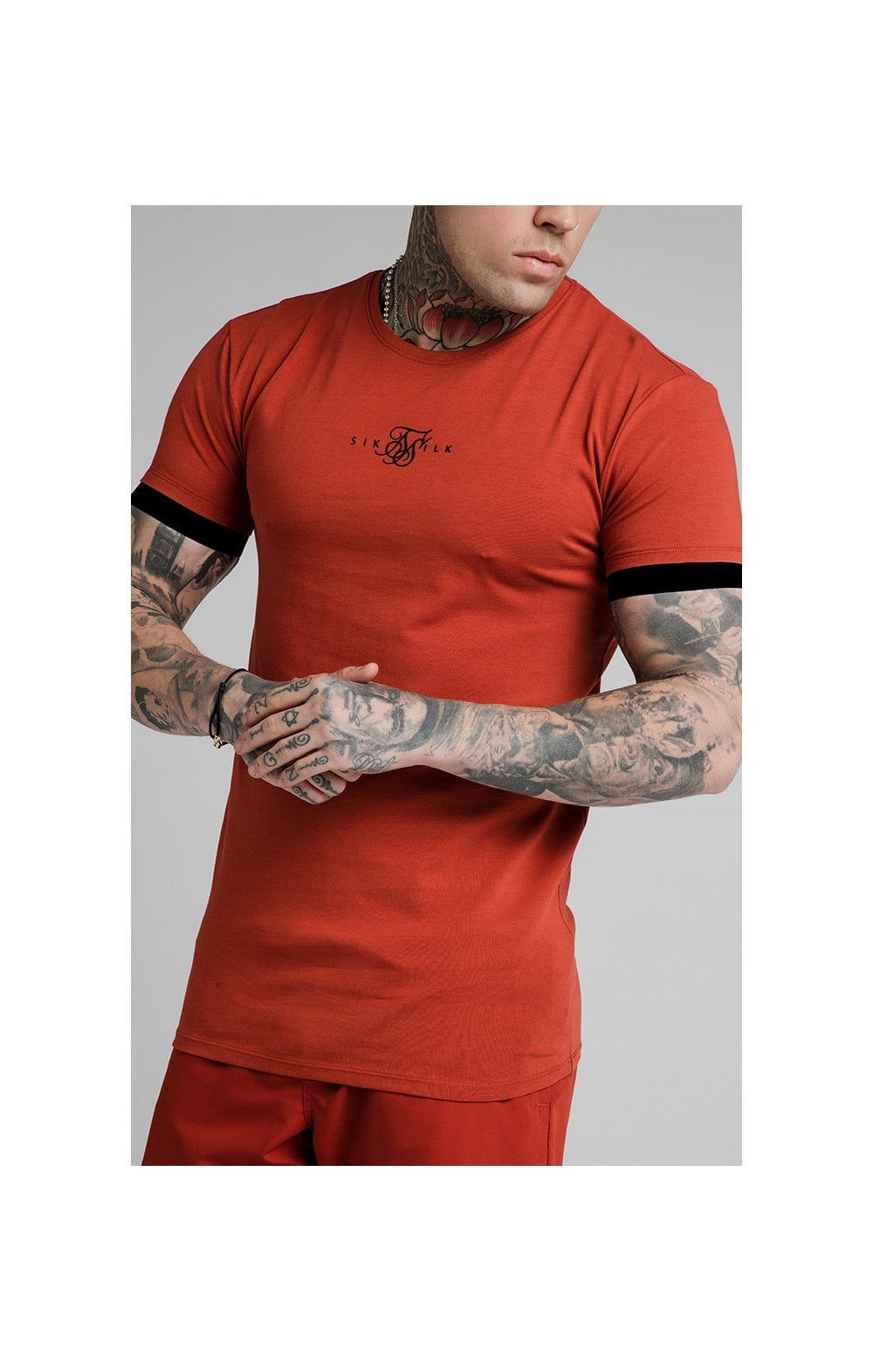 Load image into Gallery viewer, SikSilk Inset Elastic Cuff Gym Tee – Red (1)