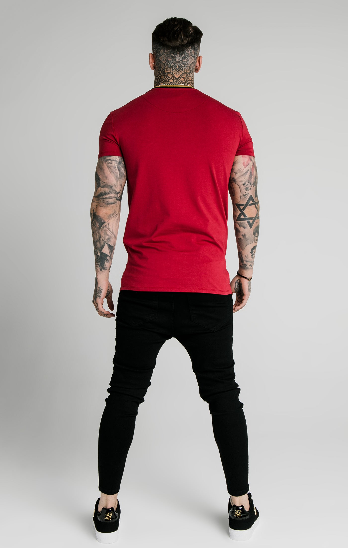 Load image into Gallery viewer, SikSilk Straight Hem Gym Tee – Red,Gold &amp; Black (4)