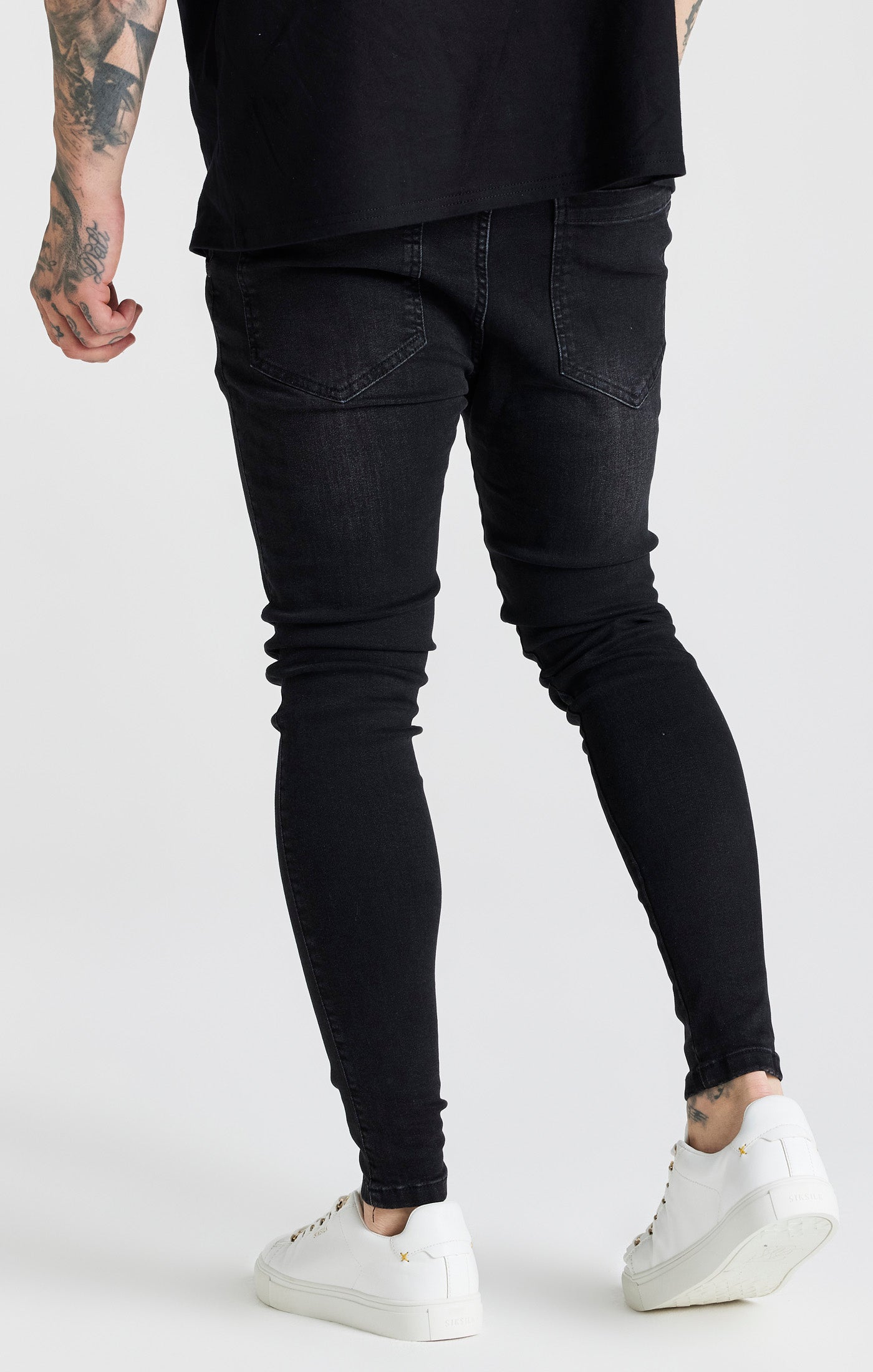 Load image into Gallery viewer, Black Washed Skinny Jean (3)