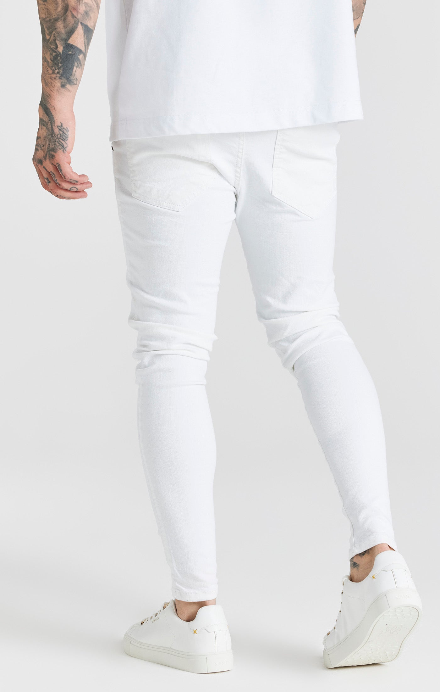 Load image into Gallery viewer, White Distressed Skinny Jean (3)