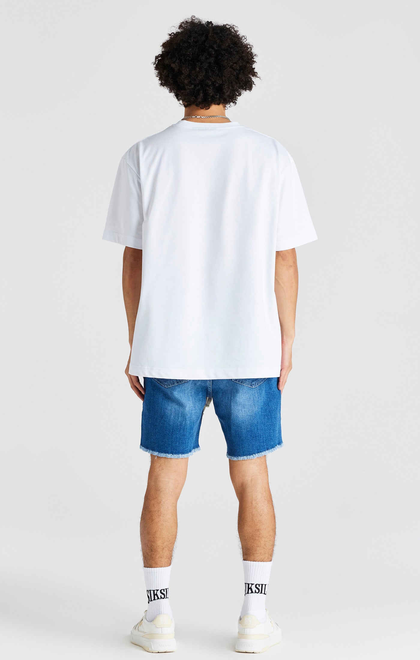 Load image into Gallery viewer, Blue Raw Hem Relaxed Denim Short (4)