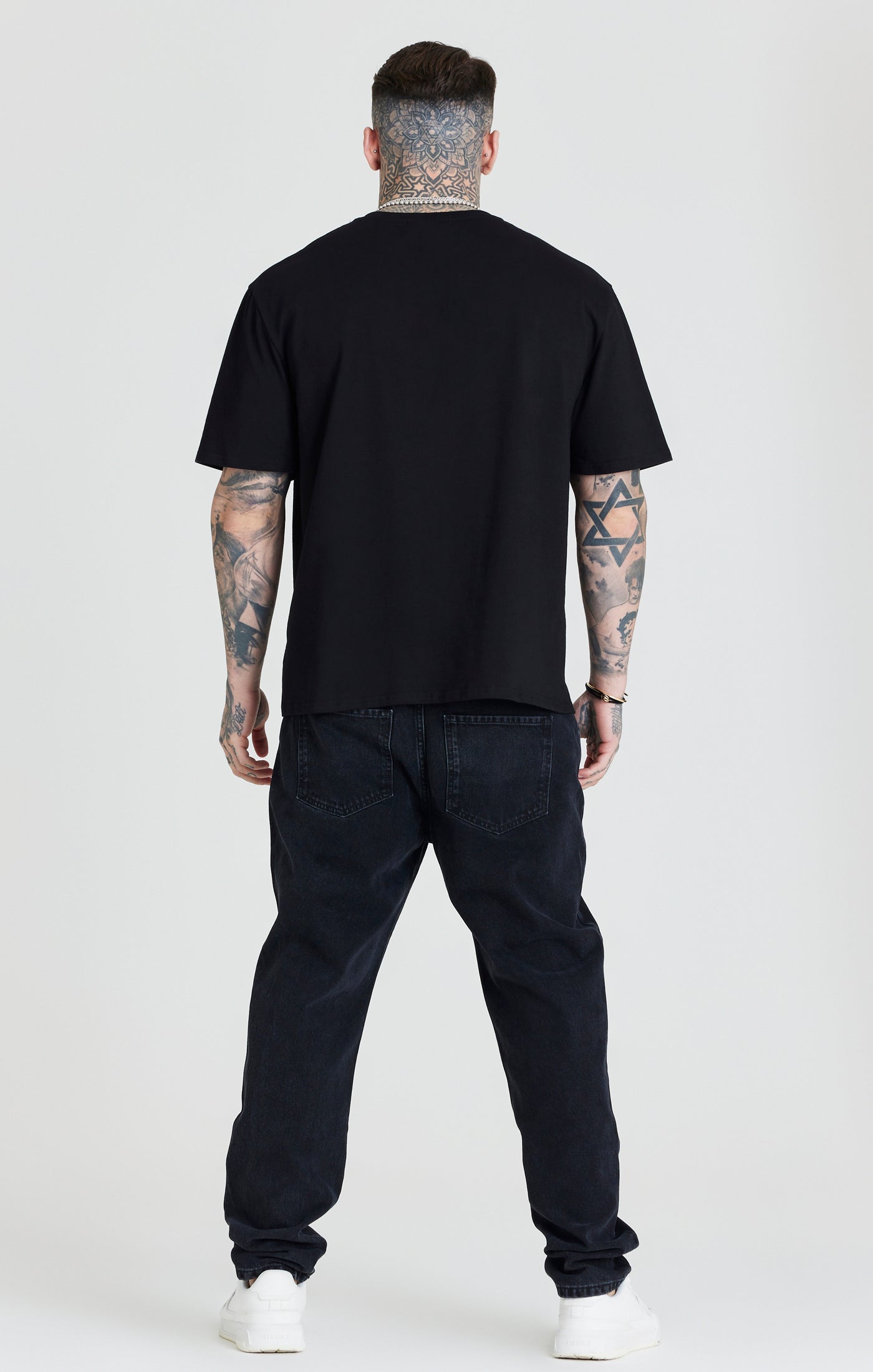 Load image into Gallery viewer, Black Straight Cut Jean (4)