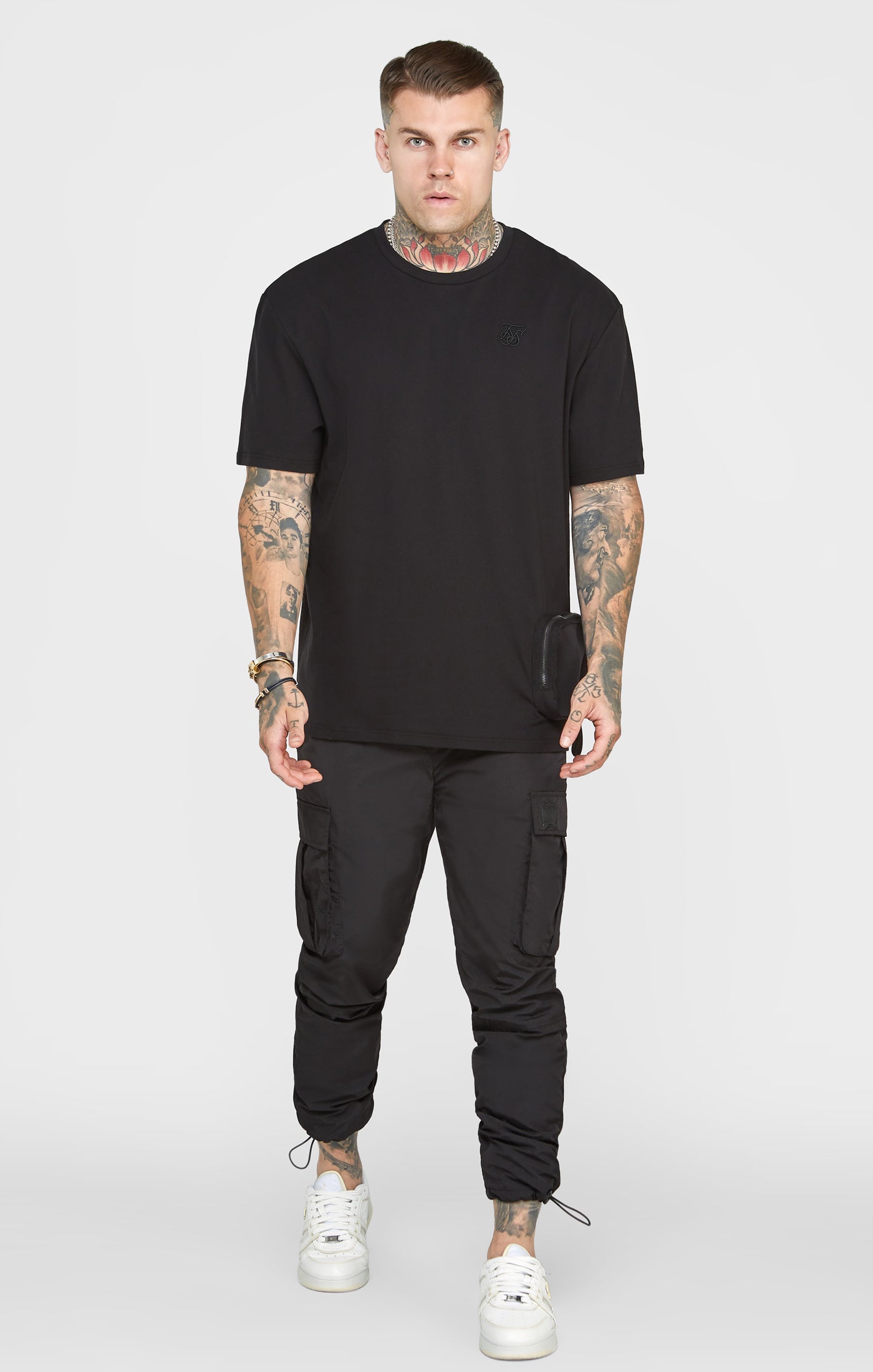 Load image into Gallery viewer, Black Pocket Oversized T-Shirt (2)