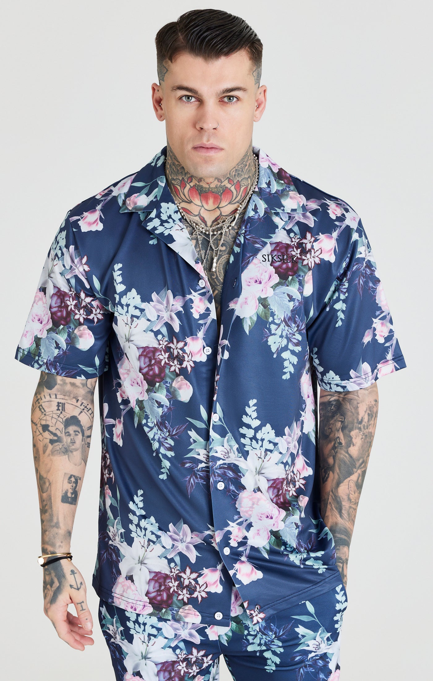 Load image into Gallery viewer, Navy Botanical Unisex Shirt