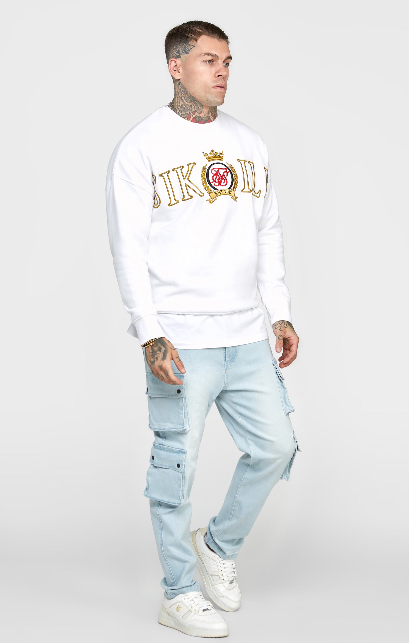 Load image into Gallery viewer, White Crest Embroidery Sweatshirt (3)