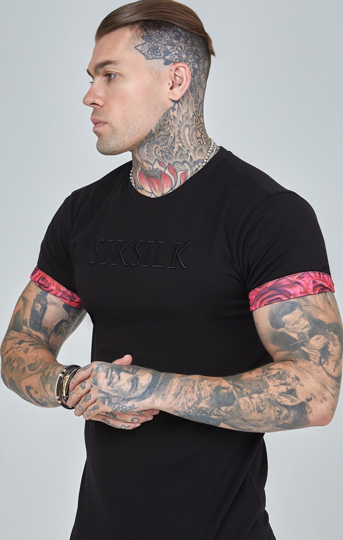 Load image into Gallery viewer, Black Rose Print Roll Sleeve T-Shirt