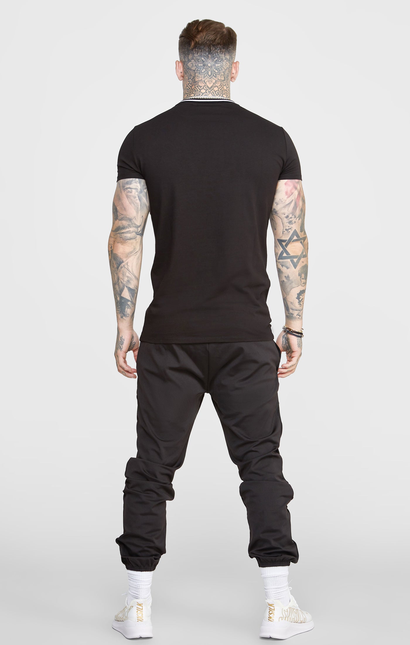 Load image into Gallery viewer, Black Gym Fit T-Shirt W Yarn Dyed Rib (4)