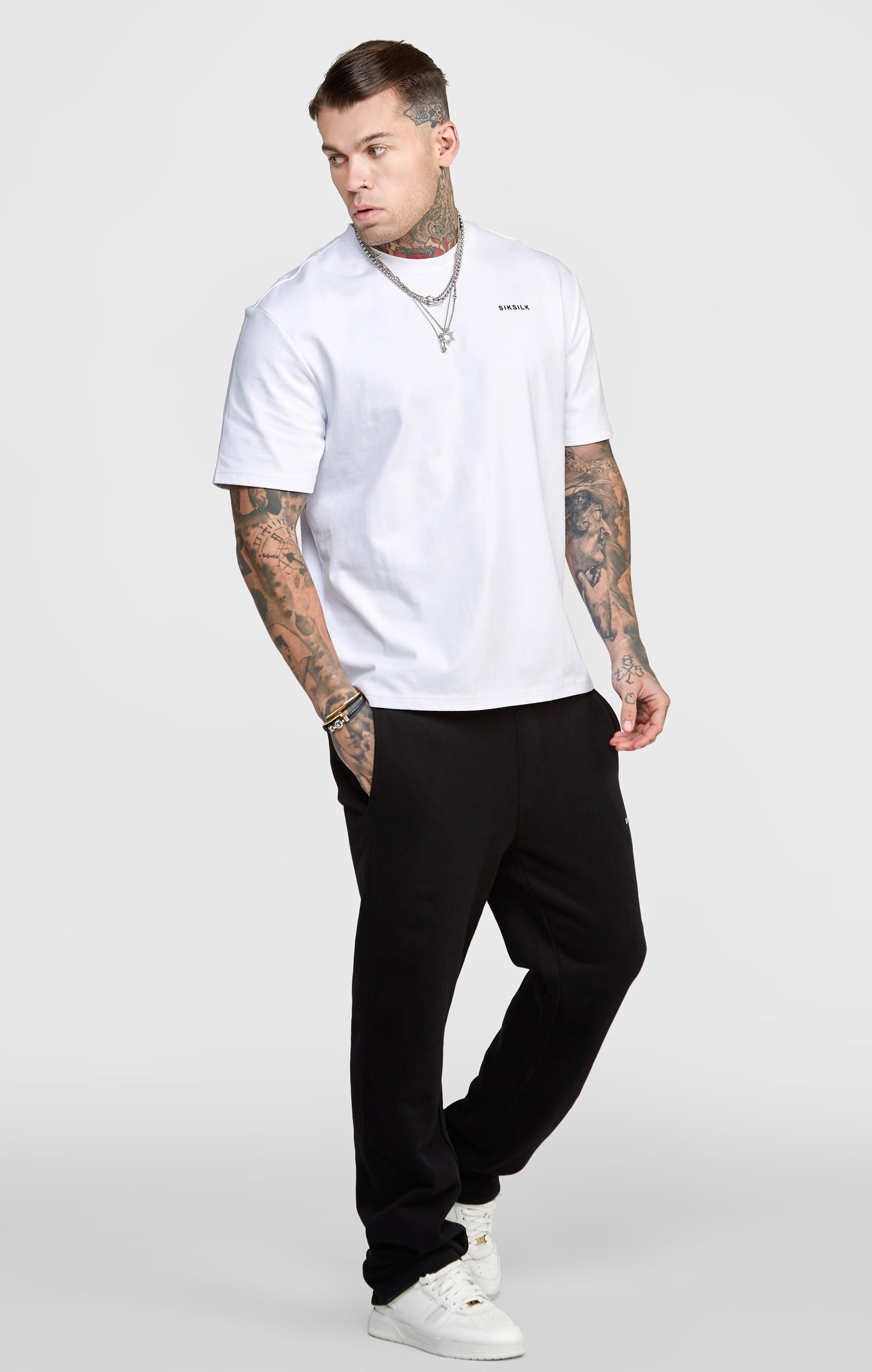 Load image into Gallery viewer, White Oversized Back Logo T-Shirt (3)
