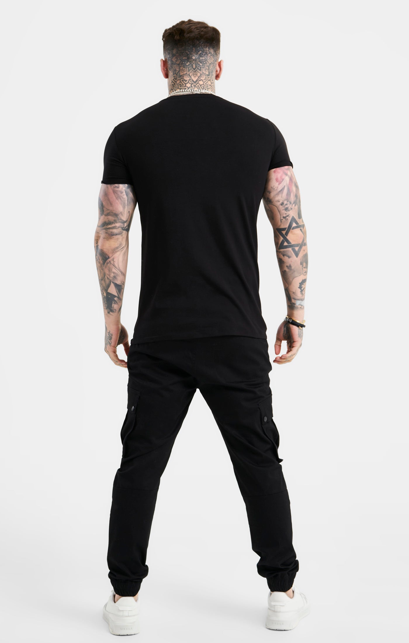 Load image into Gallery viewer, Black Script Embroidery Muscle Fit T-Shirt (4)