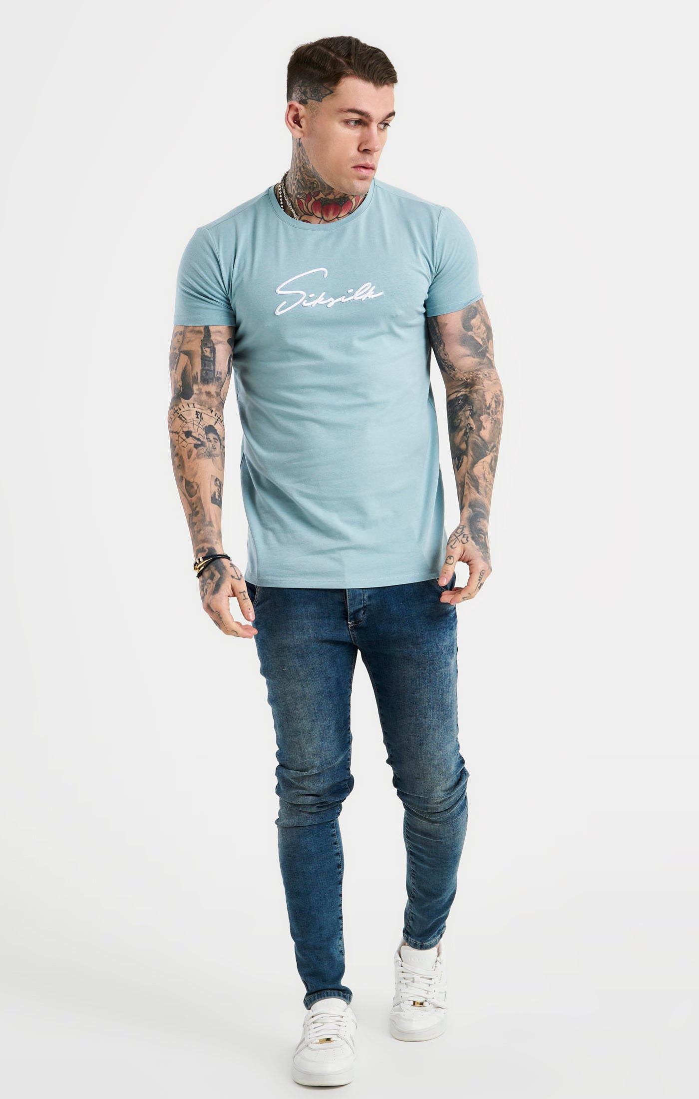 Load image into Gallery viewer, Blue Script Embroidery Muscle Fit T-Shirt (2)