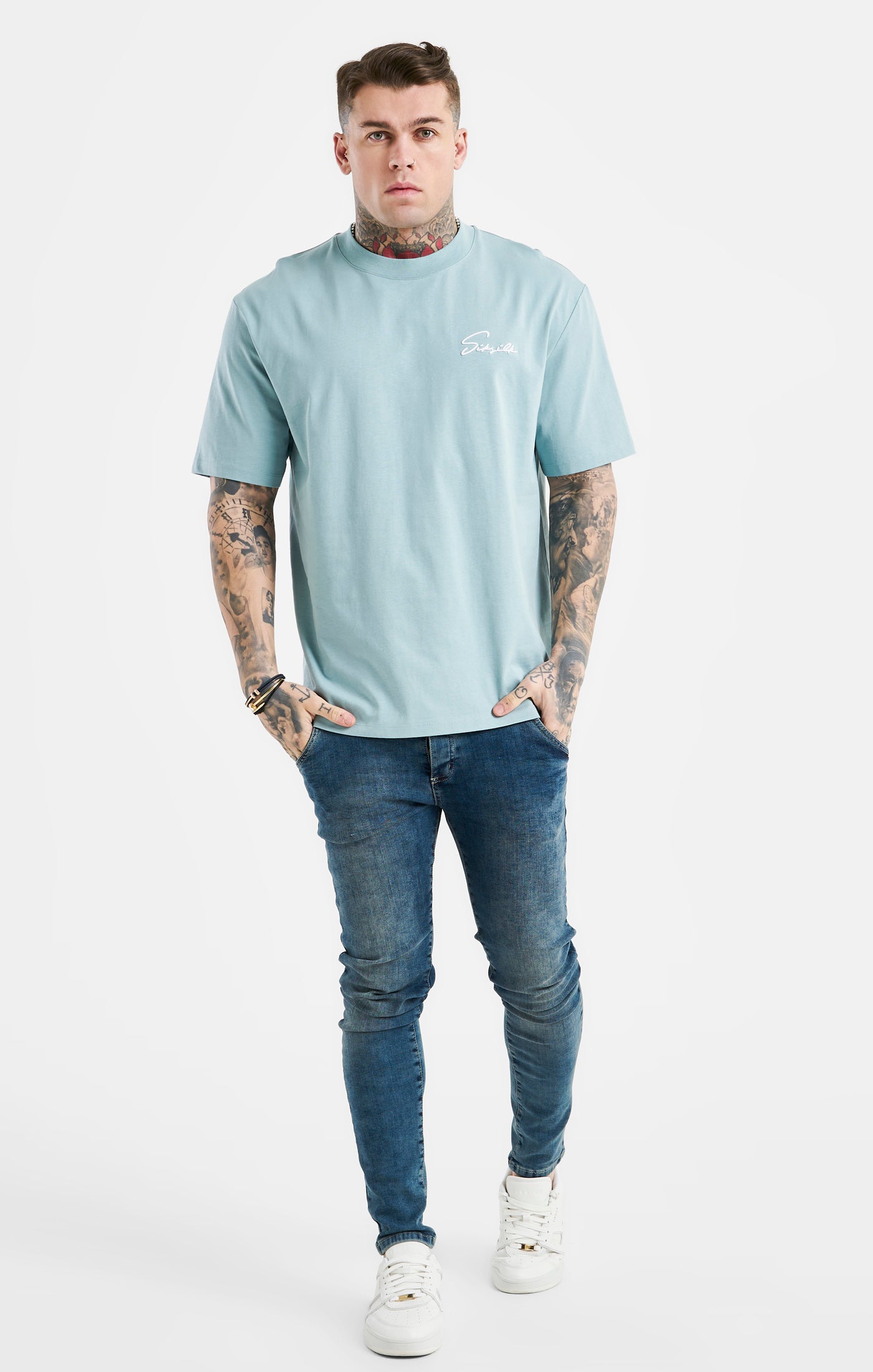 Load image into Gallery viewer, Blue Script Embroidery Oversized T-Shirt (3)