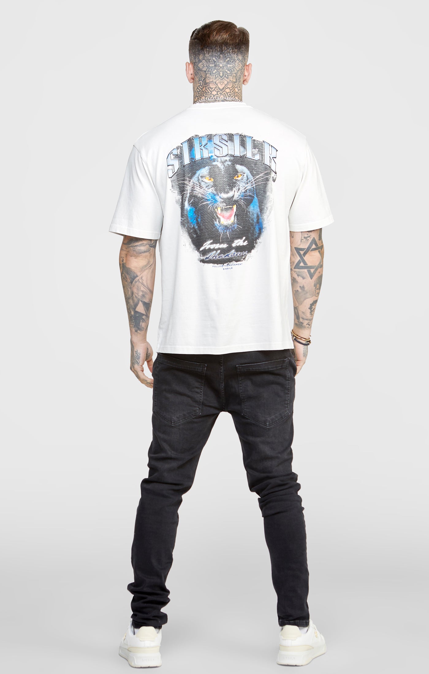 Load image into Gallery viewer, White Graphic Oversized T-Shirt (5)