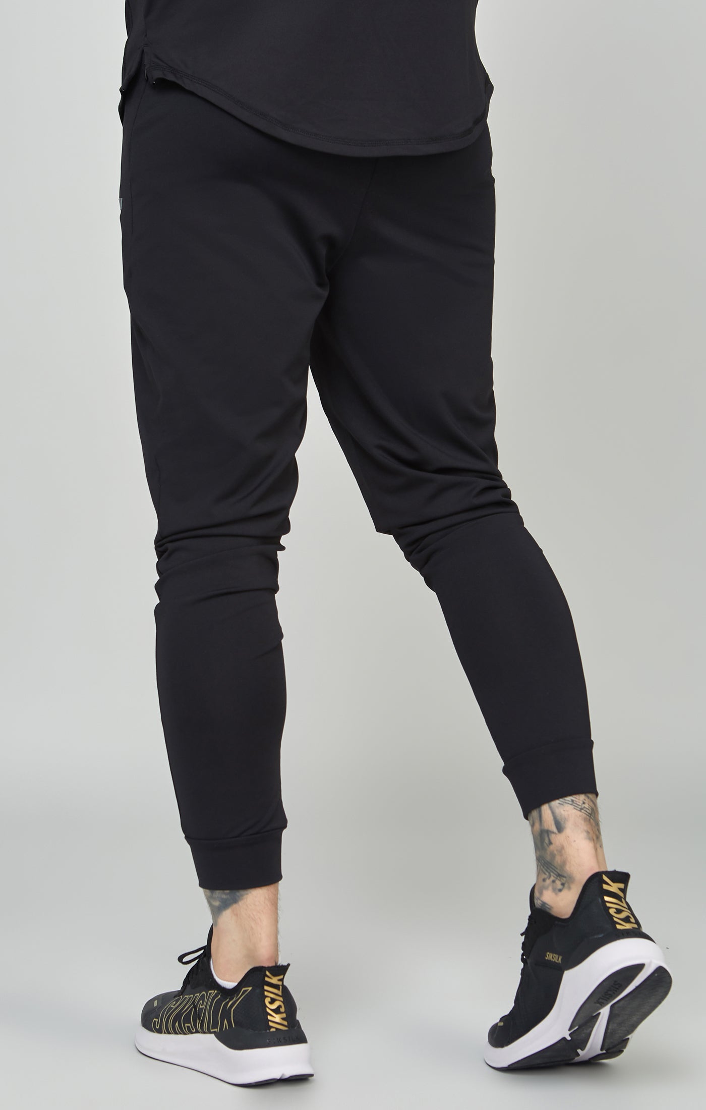 Load image into Gallery viewer, Black Sports Muscle Fit Track Pant (3)
