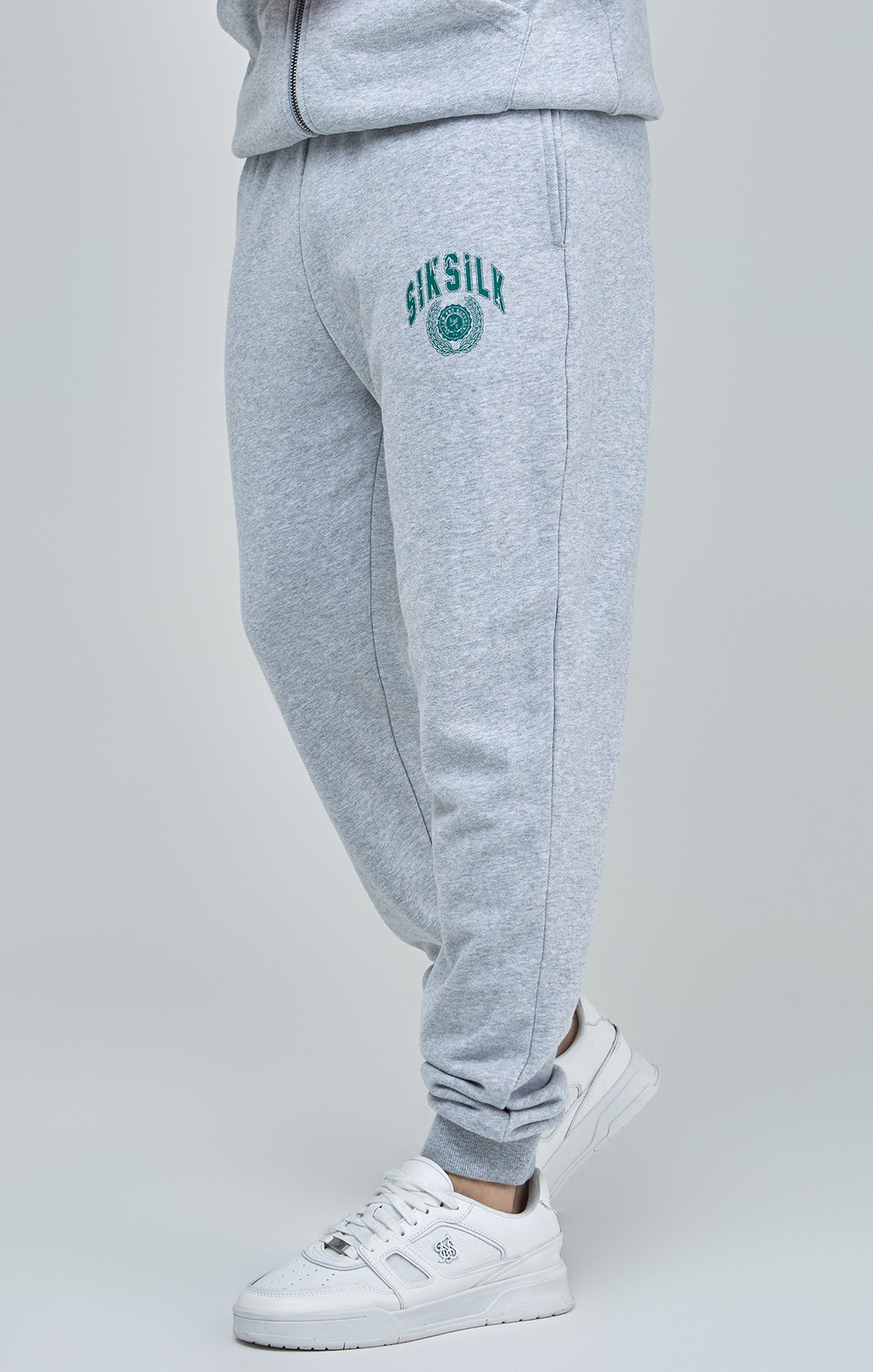 Load image into Gallery viewer, Relaxed Fit Varisty Logo Joggers
