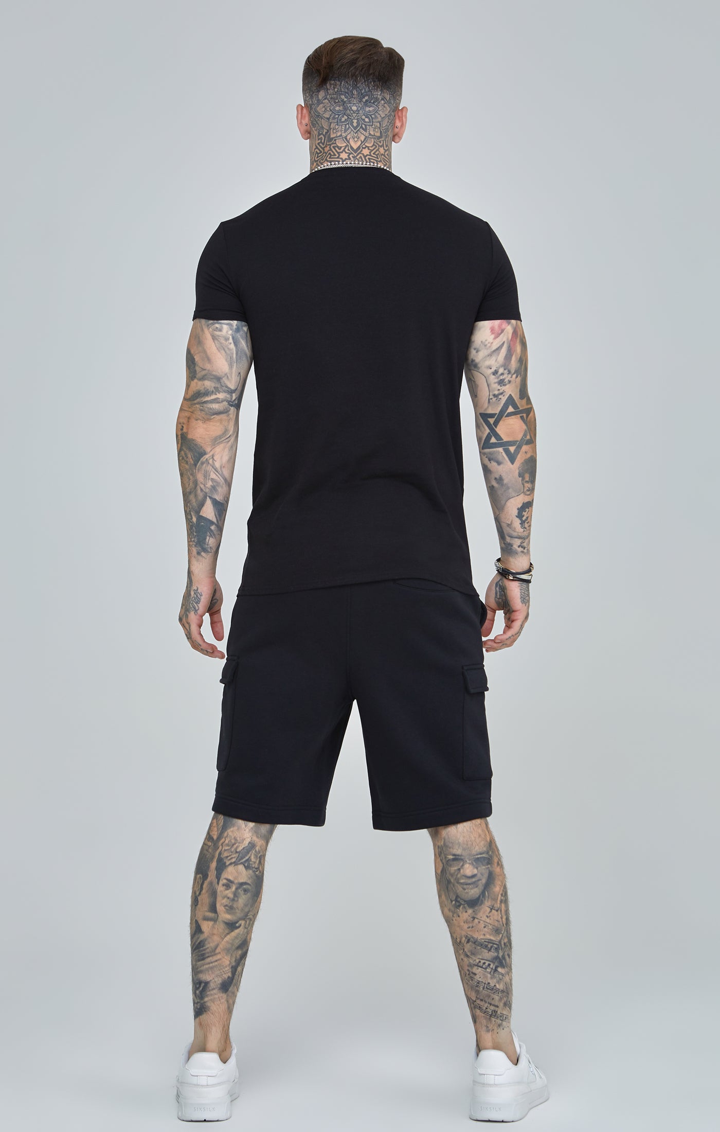 Load image into Gallery viewer, Black Essential Short Sleeve Muscle Fit T-Shirt (4)