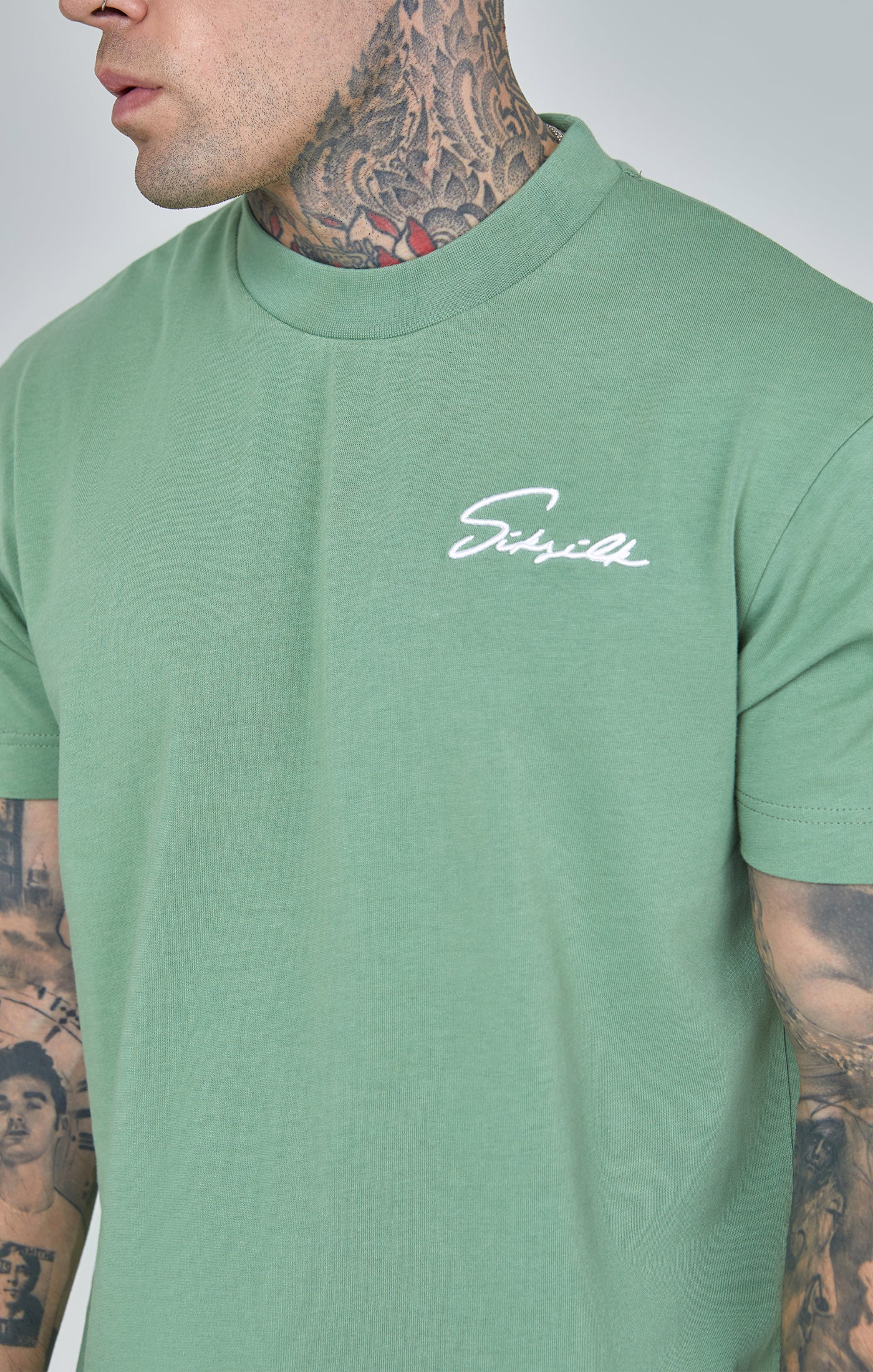 Load image into Gallery viewer, Green Script Print Oversized T-Shirt (3)