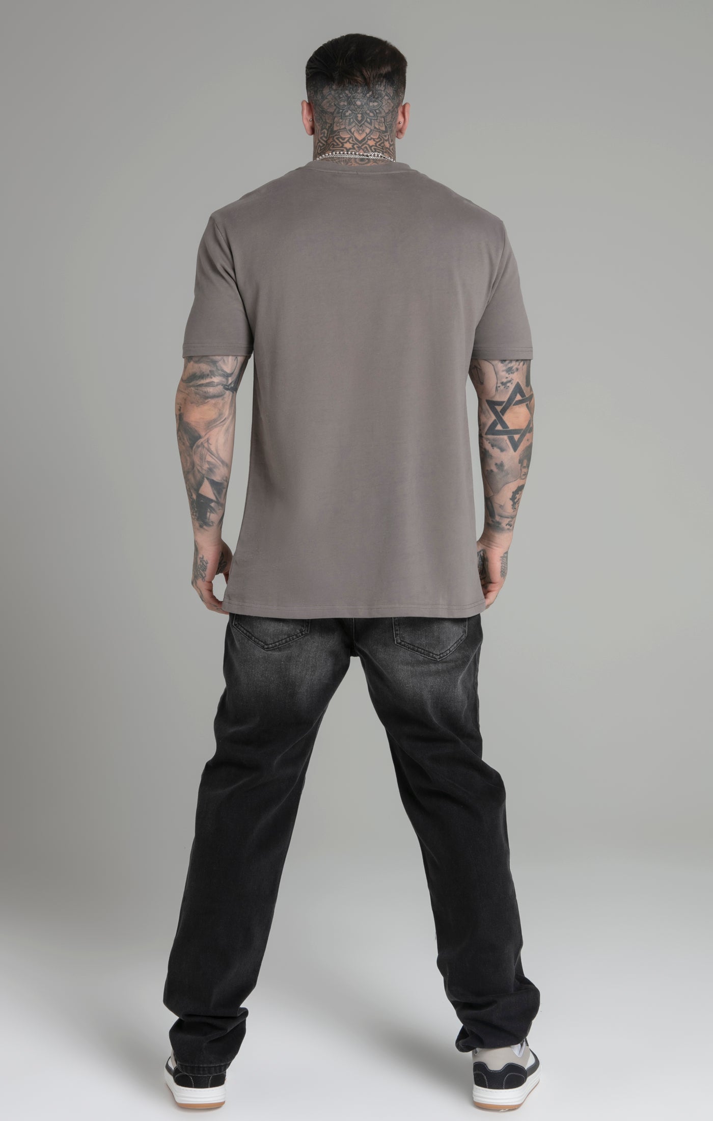 Load image into Gallery viewer, Relaxed Fit T-Shirt (4)