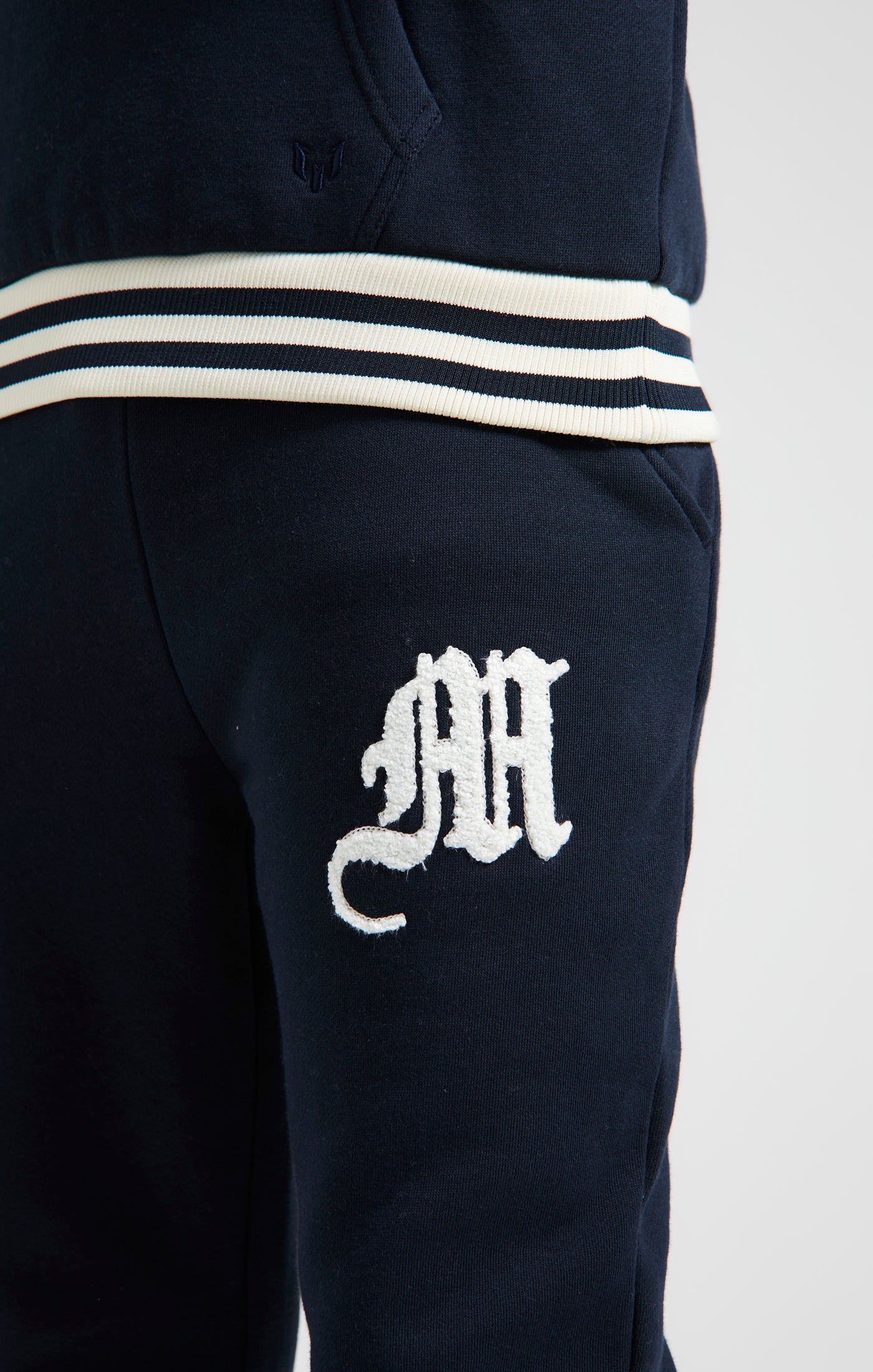 Load image into Gallery viewer, Boys Messi x SikSilk Navy Logo Pant (3)