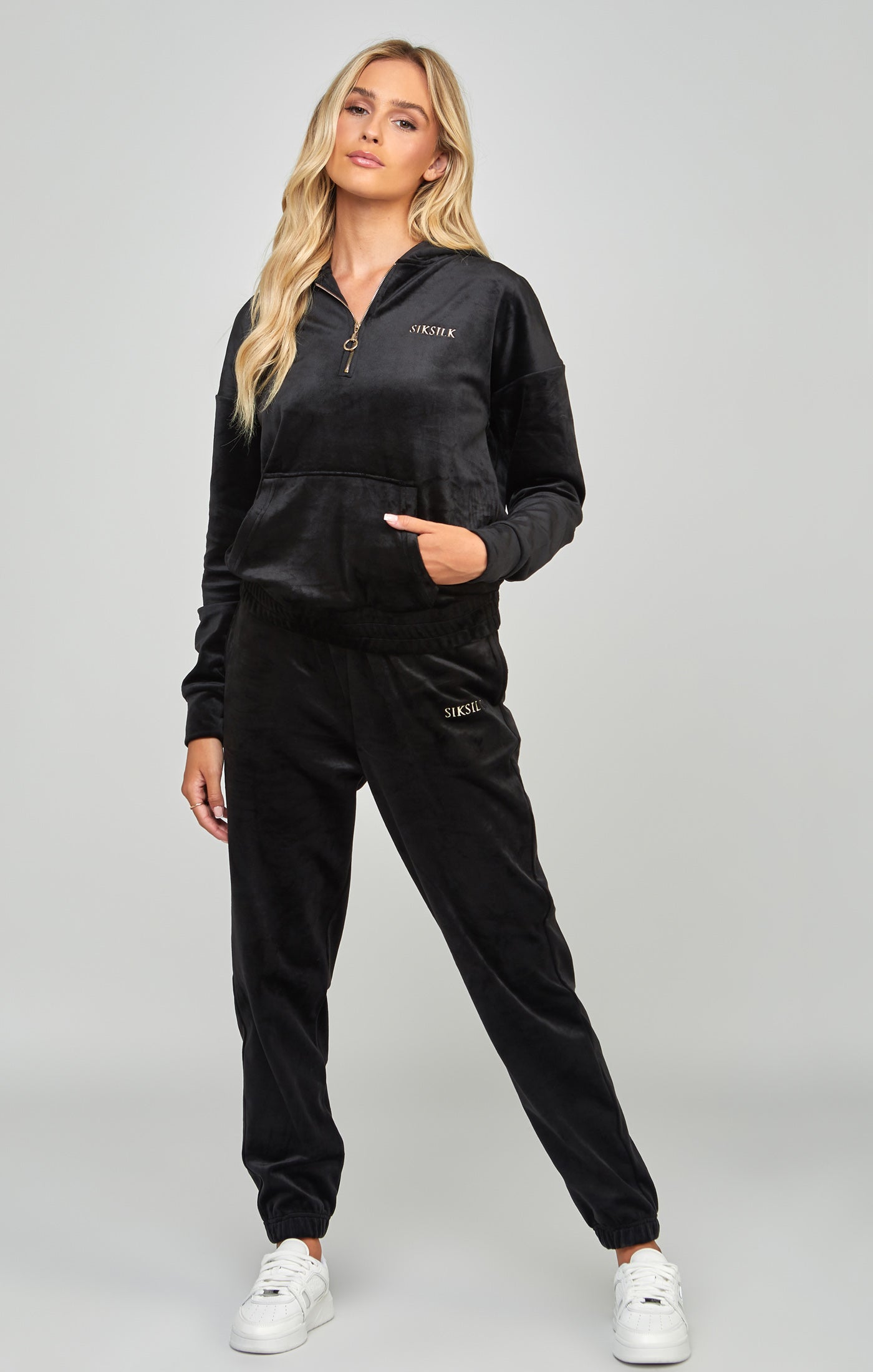 Load image into Gallery viewer, Black Velour Oversized 1/4 Zip Top (3)