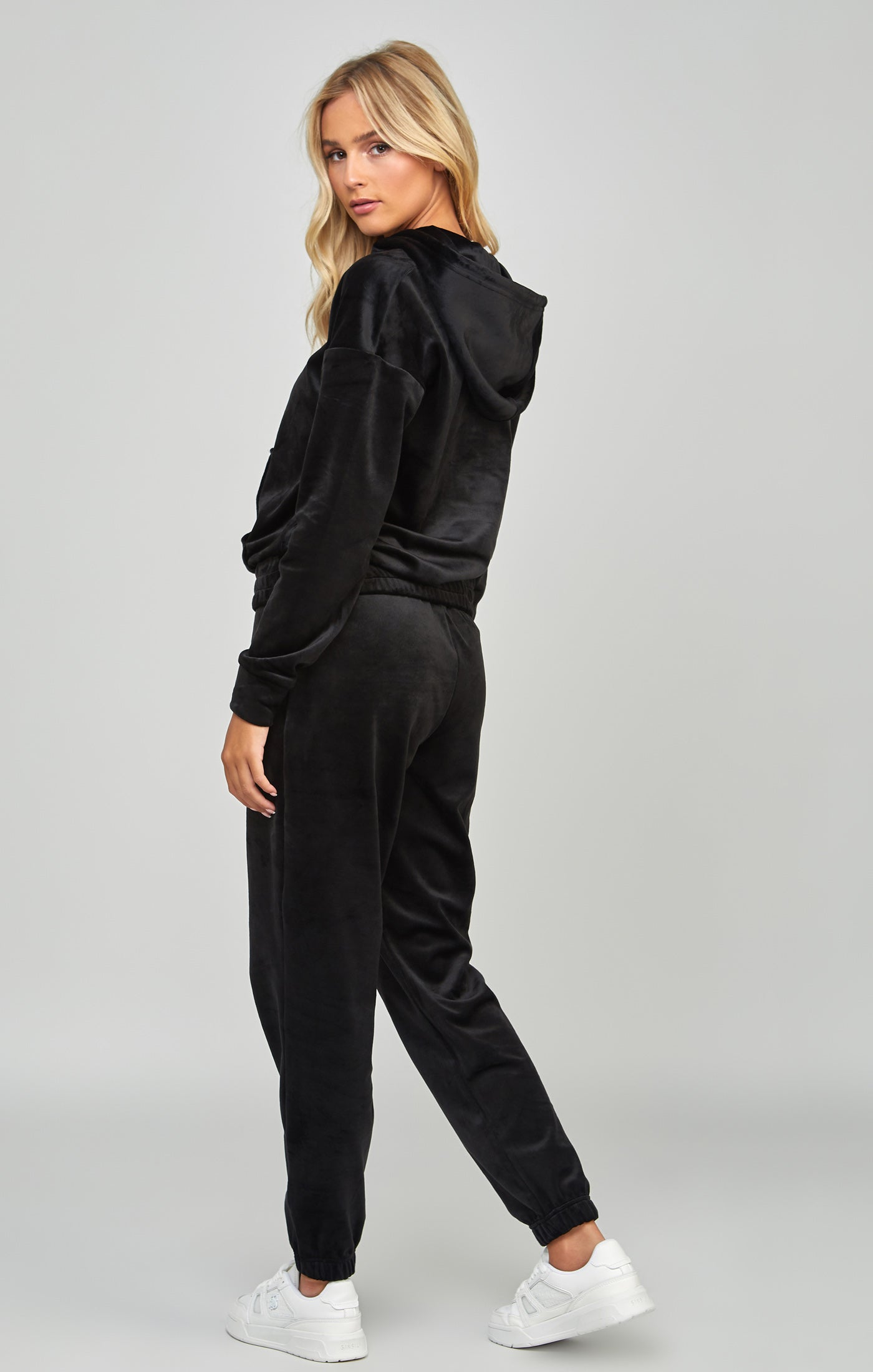 Load image into Gallery viewer, Black Velour Oversized 1/4 Zip Top (4)