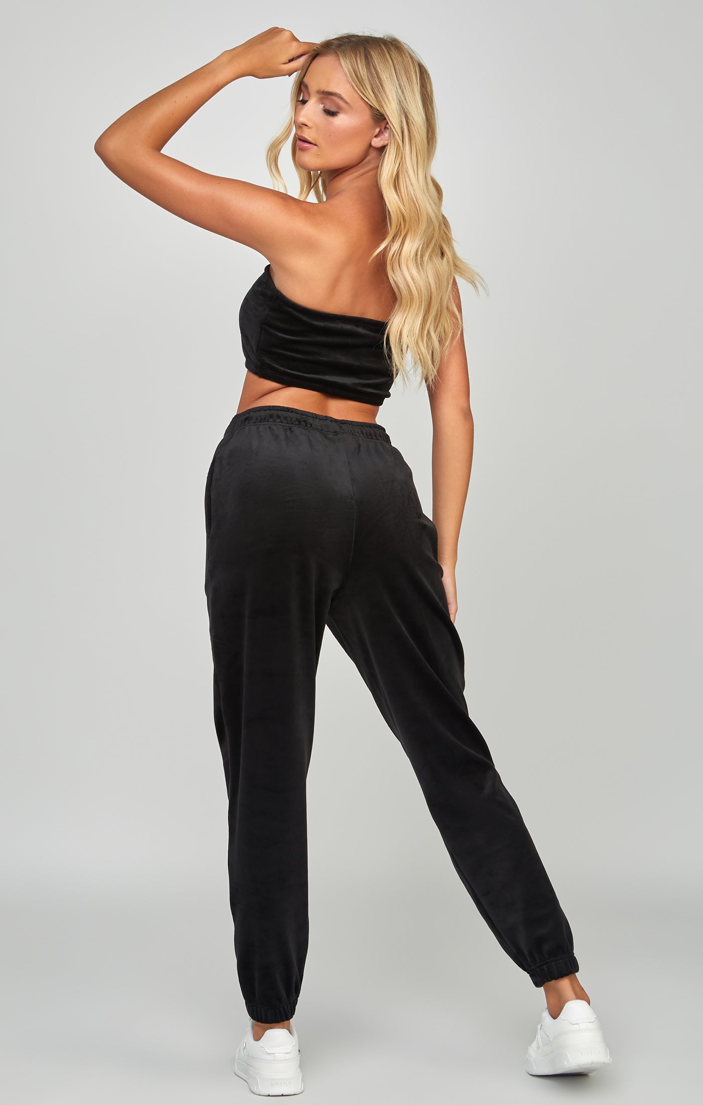 Load image into Gallery viewer, Black Velour Joggers (4)